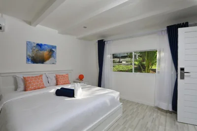 豪华特大床房 — Kata White Villas